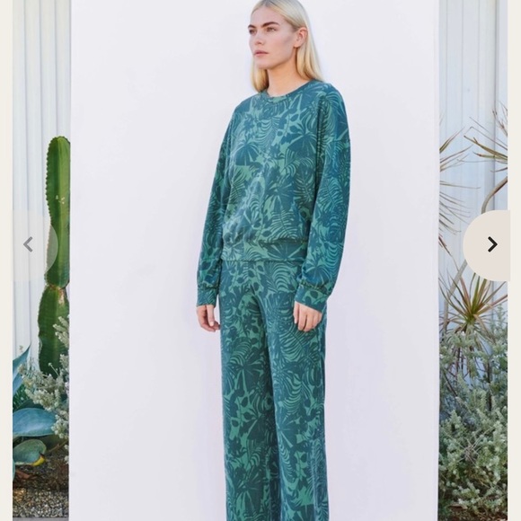 Sundry Tropical Sweatshirt in Spruce - Picture 2 of 7